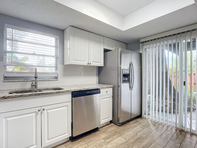 Building Photo - Coastal Charm Meets Modern Living: Your Dream Townhome in Port Orange Awaits!