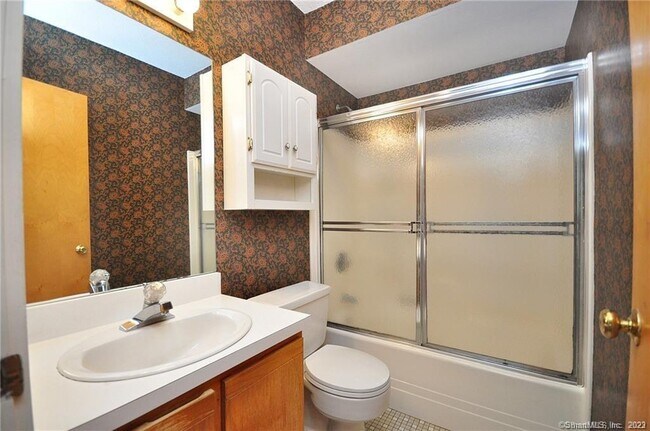Building Photo - 12 Charter Oak Pl