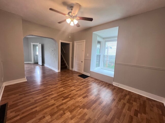 Building Photo - Wonderful and Spacious Three Bedroom Home Minutes from Downtown Grand Rapids!!