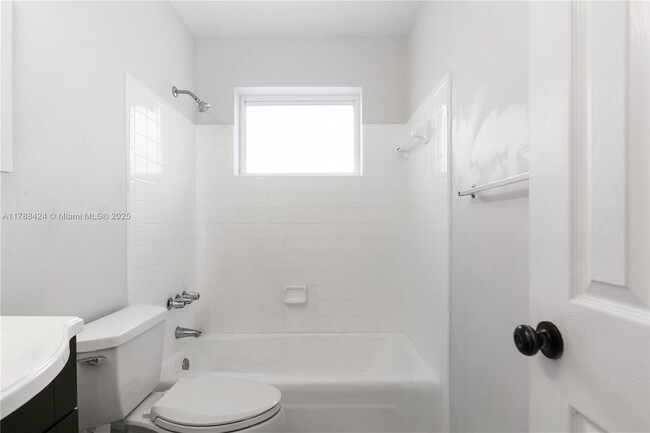 Building Photo - 1511 NW 85th Way