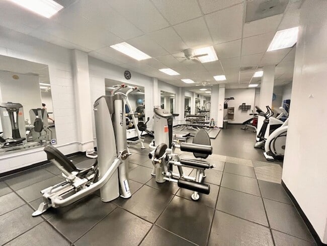 Building Photo - 4515 Willard Ave