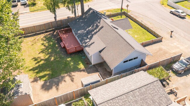 Building Photo - 38244 SE 85th St