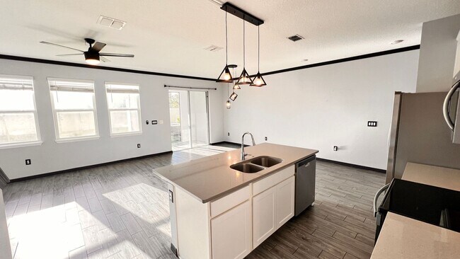 Building Photo - Beautiful, Resort-Style Living with this 3...