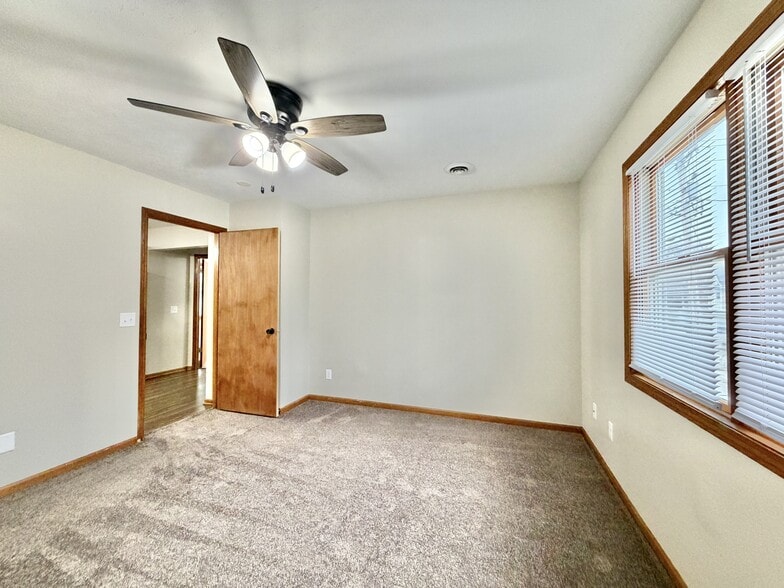 Building Photo - 167 S Jackson St