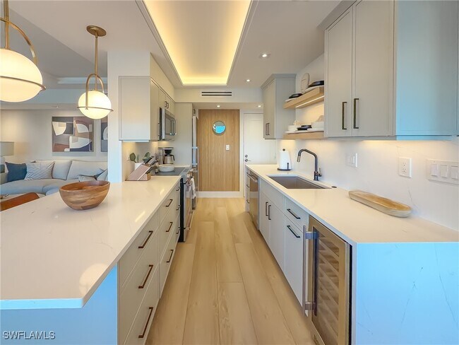 Building Photo - 3430 Gulf Shore Blvd N