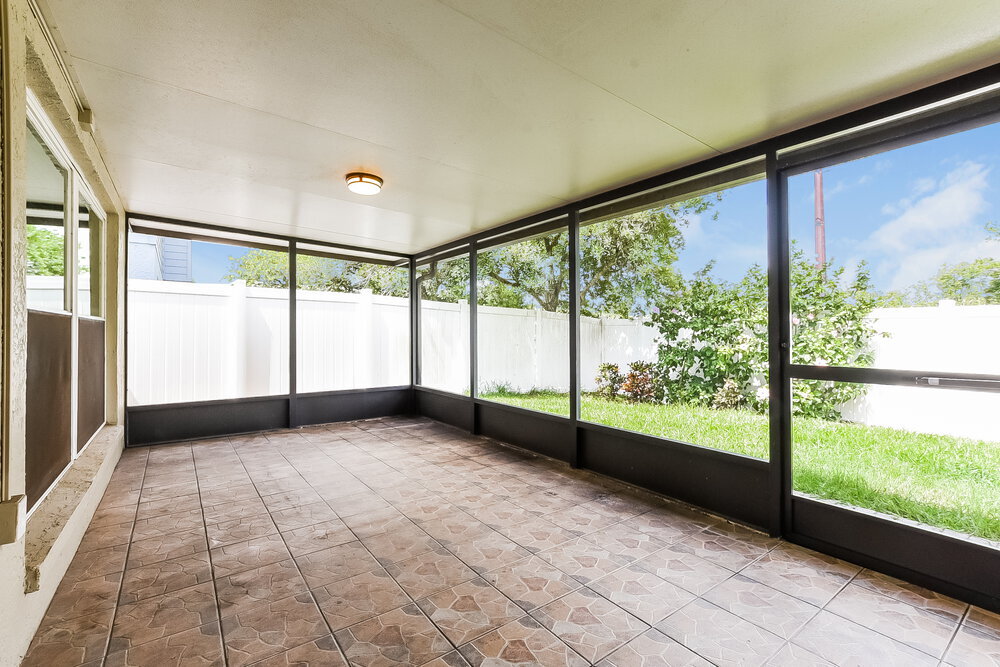 Building Photo - 619 Queensbridge Dr