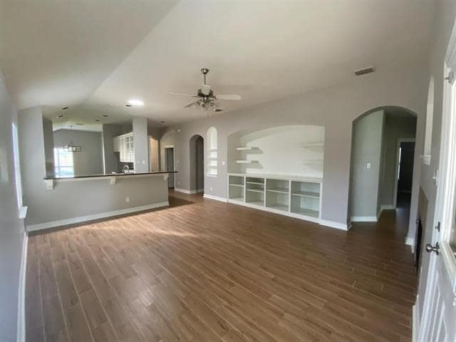 Building Photo - 2021 Fairmount Park Dr