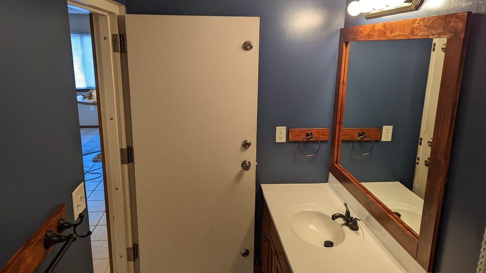 Building Photo - 2401 Stadium Pl