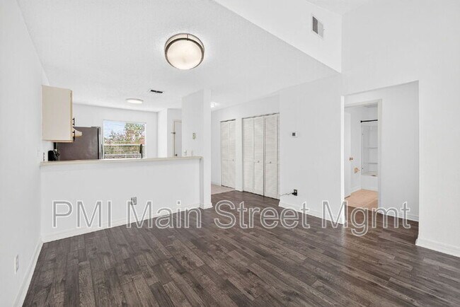 Building Photo - 2512 Woodgate Blvd
