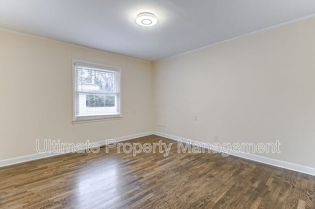 Building Photo - 161 Brentwood Dr