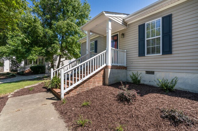 Building Photo - 909 Danley Ln