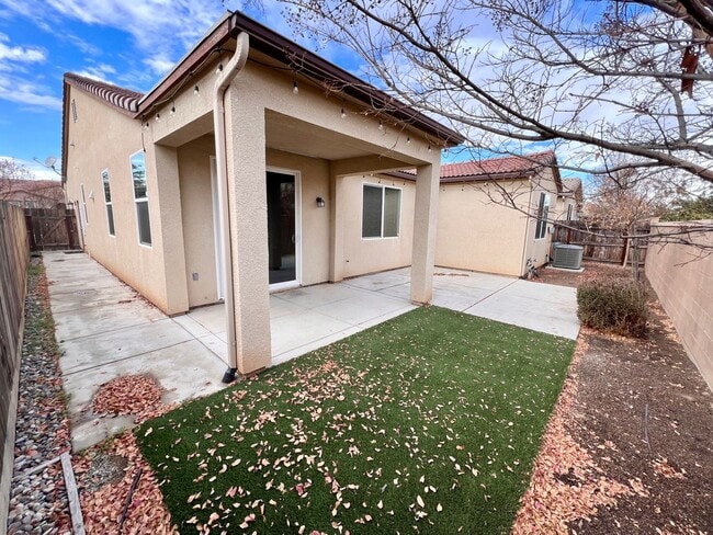 Building Photo - $2,495 Ashlan & Dewolf, 4 Bedrooms - Del D...