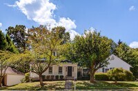 Building Photo - 3 Bedroom 2.5 Bath SFH in Fairfax for Rent!