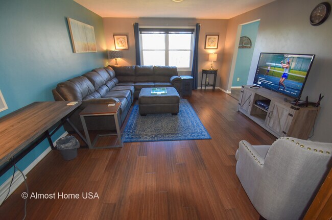 Furnished Living Room Full View - 1028 Coppens Rd