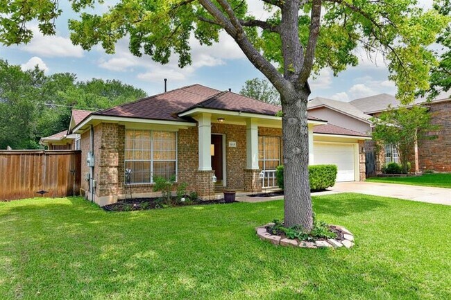 Building Photo - 3924 Newland Dr