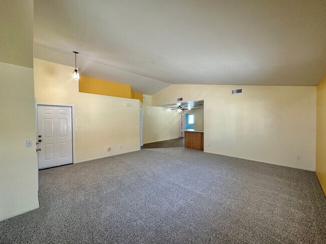 Building Photo - 3905 Raymond Ave