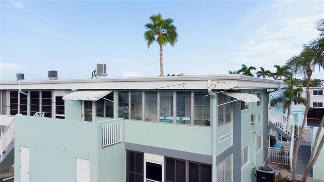Building Photo - 1840 Shore Dr S