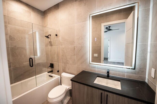 Building Photo - 3010 W Trilby Ave