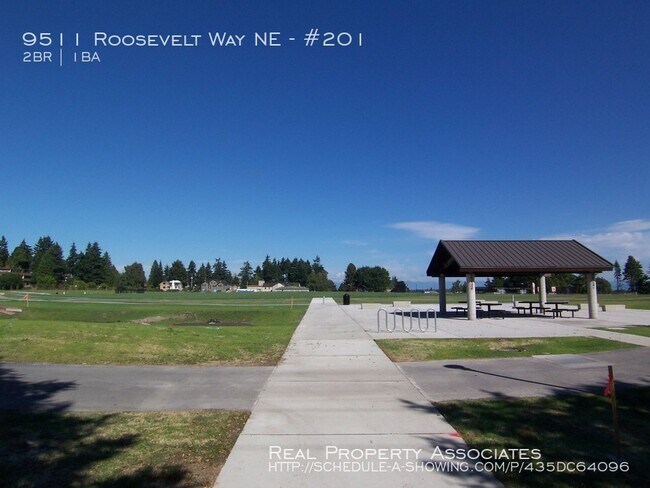 Building Photo - Apartment in Maple Leaf