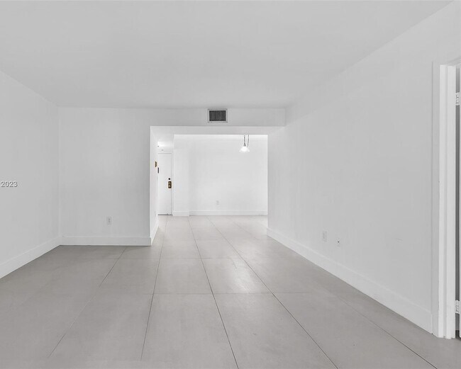 Building Photo - 2333 Brickell Ave