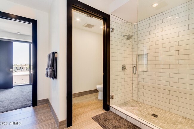 Building Photo - 4422 N 75th St