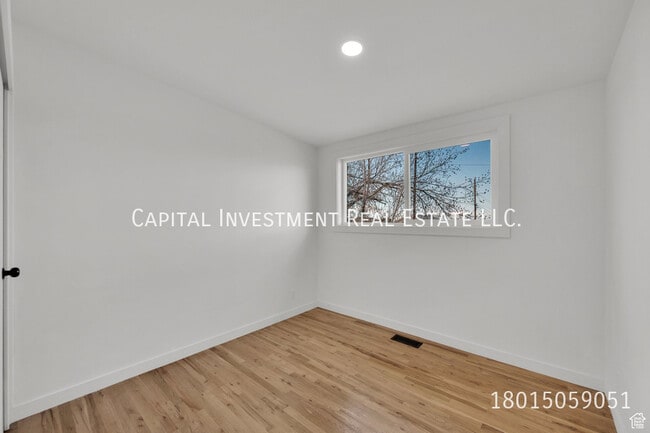 Building Photo - 684 Oquirrh Ave