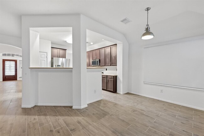 Building Photo - 5902 Capella Park Dr