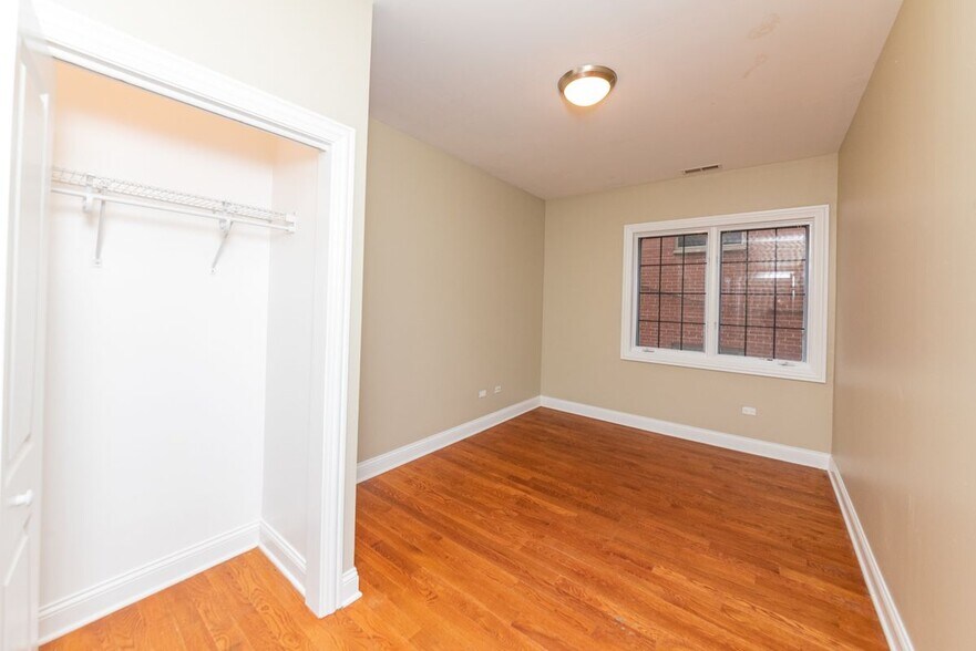 Building Photo - 6217 S Kimbark Ave