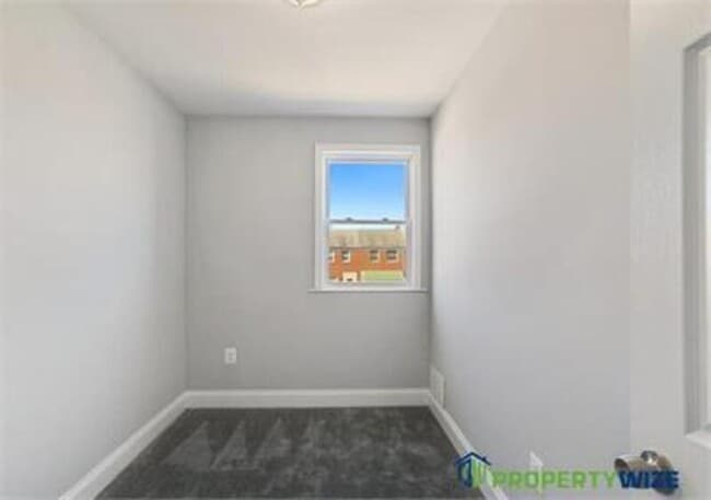 Building Photo - 2214 Redthorn Rd