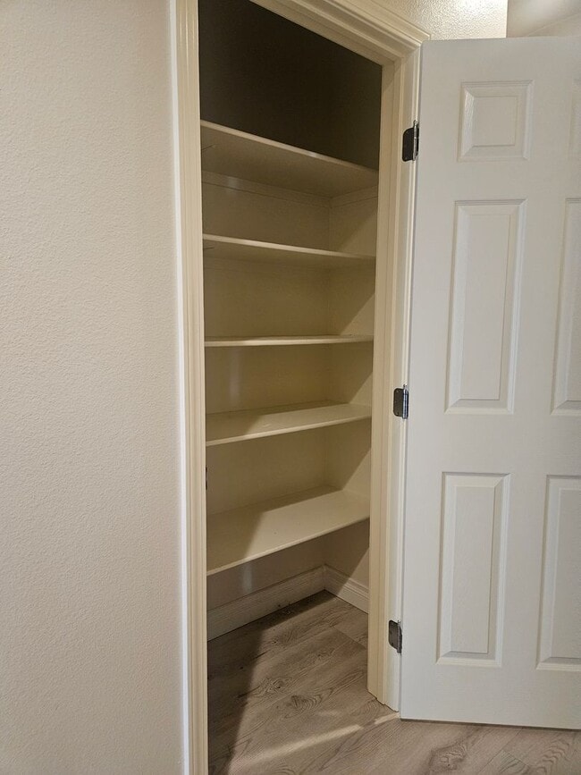 Building Photo - JESS RANCH - 3 BEDROOM