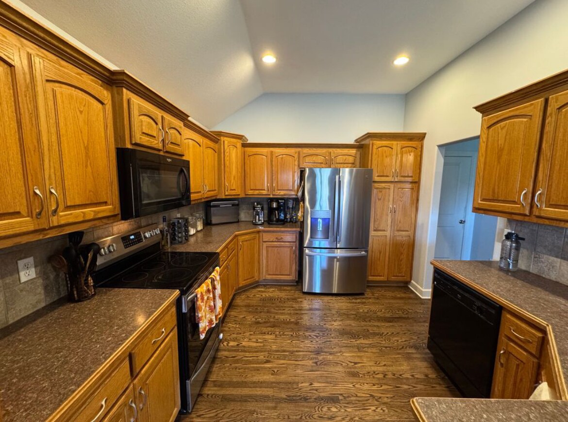 Building Photo - 1380 Stone Creek Dr