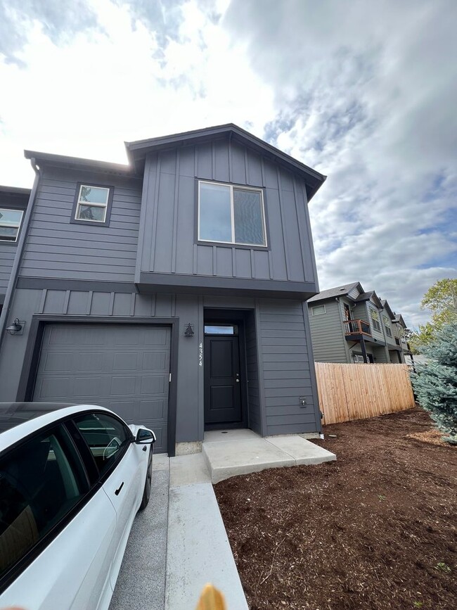 Primary Photo - Brand new beautiful townhome in Vancouver!...