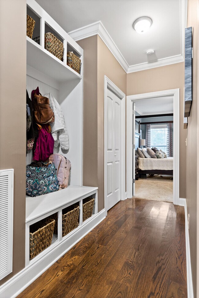 Building Photo - 3641 Willow Lake Cir