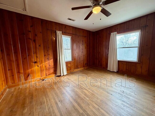 Building Photo - 1418 Ravinia Rd