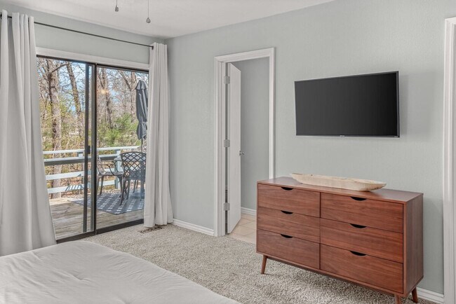 Building Photo - 2 Felton Ln