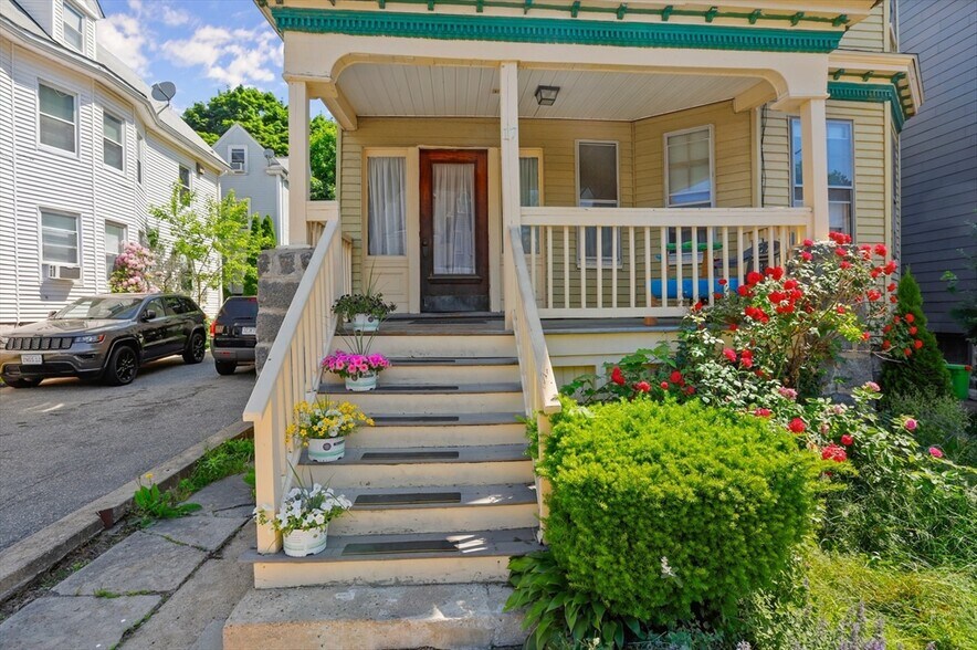 Primary Photo - 17 Farquhar St