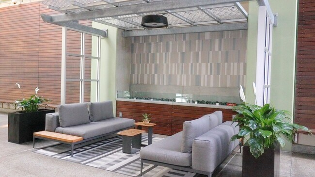 Building Photo - Downtown San Diego 1 bedroom 1 bath apartment For Rent