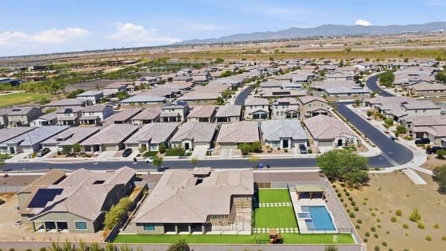 Building Photo - Luxury SMART HOME For Rent!