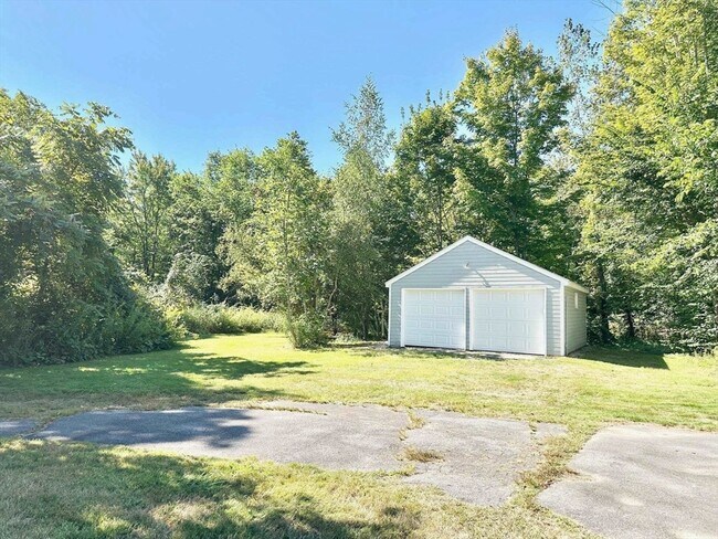 Building Photo - 10 Roulston Rd