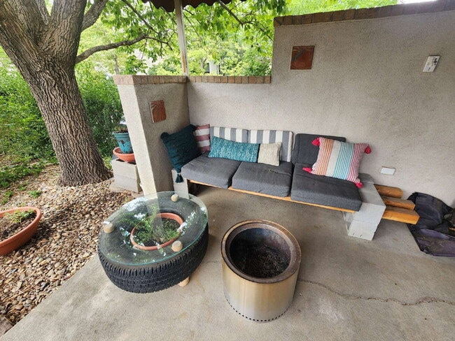 Building Photo - Stunning 3 Bedroom Townhome Tucked Away In Breathtaking Community