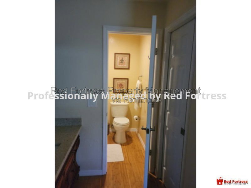 Building Photo - 15076 Parkside Dr