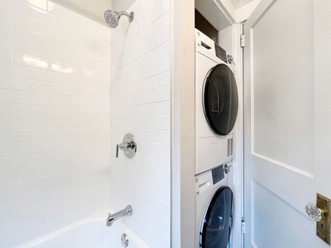 Building Photo - 193-197-197 E Lancaster Ave