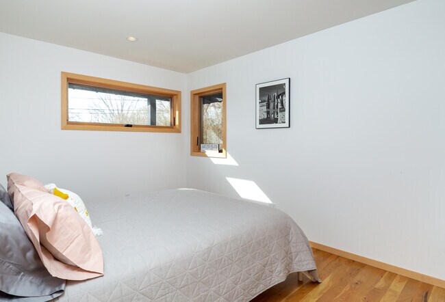 Building Photo - 22 St Mary's Rd