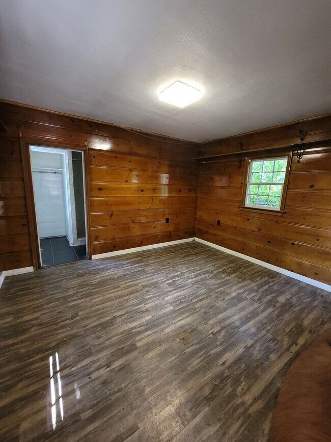 Building Photo - 3411 E 5th Pl