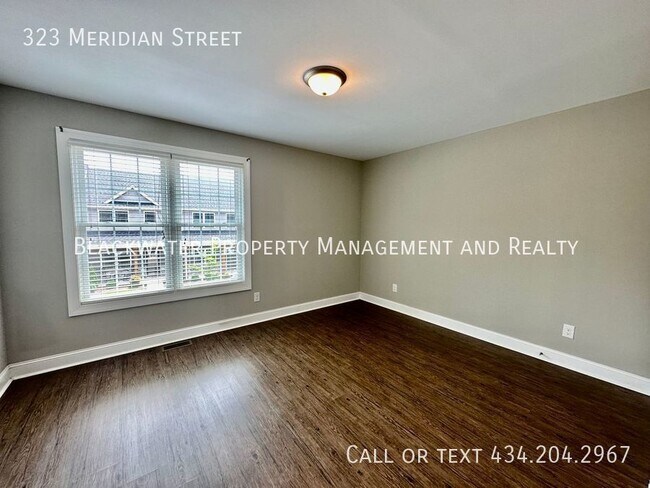 Building Photo - 3 Bedroom Townhouse in Cornerstone!