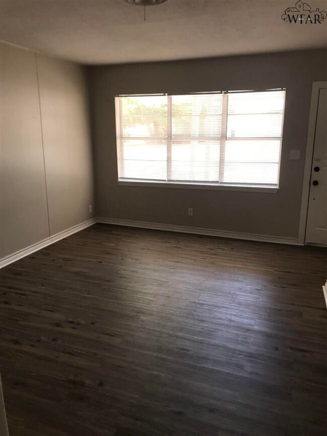 Building Photo - 3009 AVENUE Q B Ave