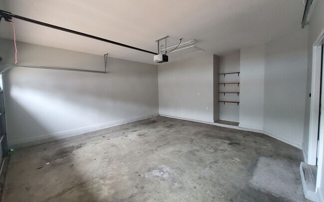 Building Photo - 2706 Bending Elm Dr