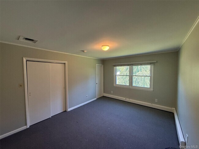Building Photo - 29 Eastview Dr