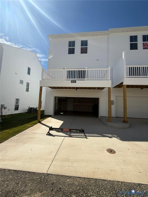 Building Photo - 15339 Sunray Aly