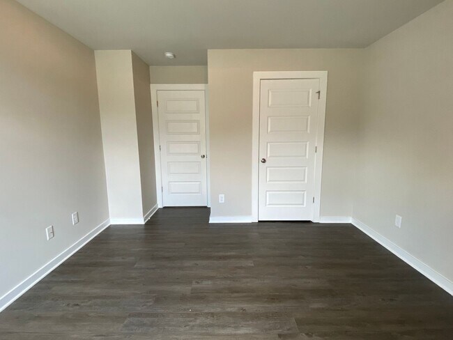 Building Photo - 130 Ridgeview Cir